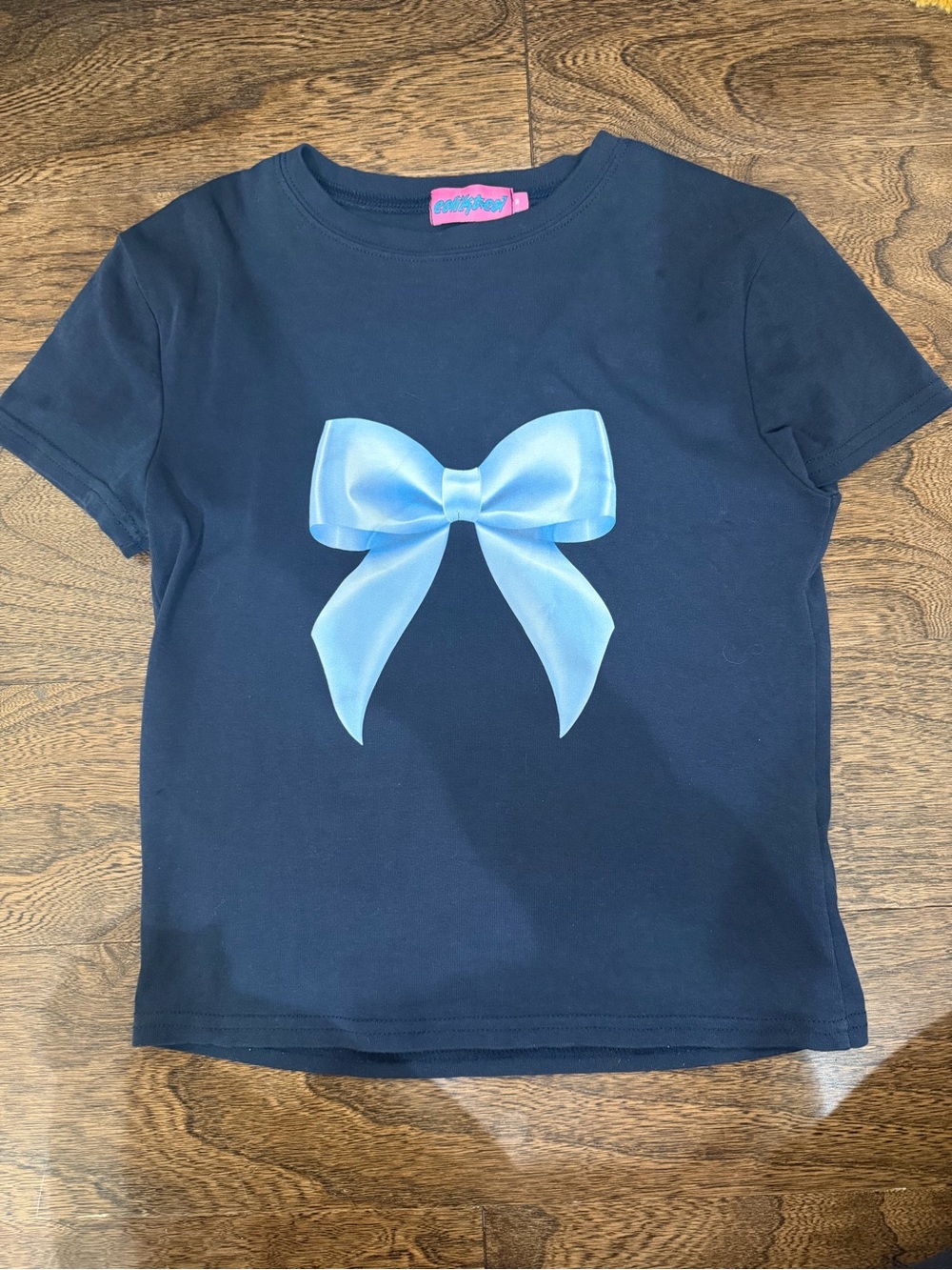 Edikted Navy Short Sleeve Tee with Light Blue Bow Graphic